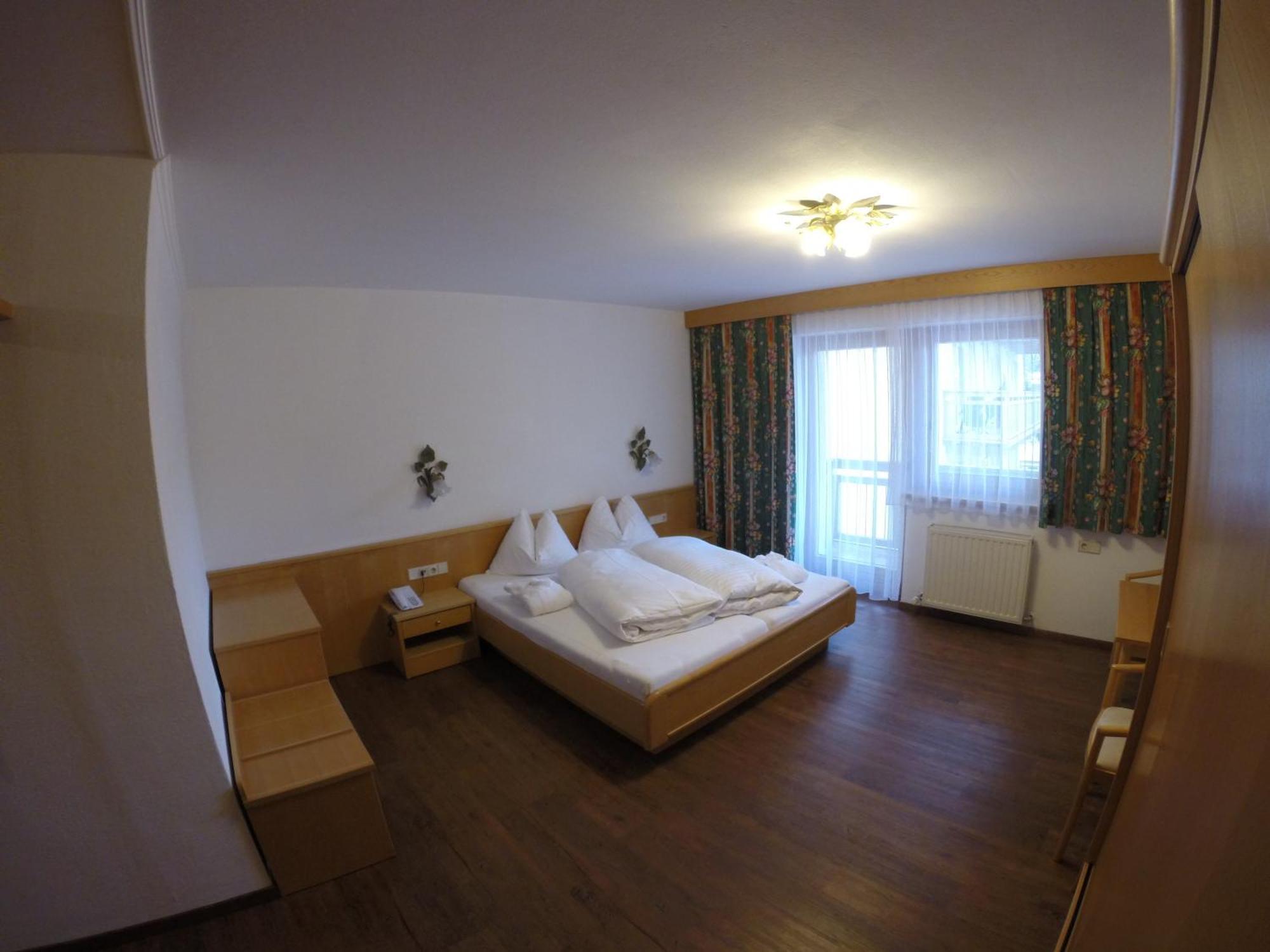 Hotel Alpina Saalbach-Hinterglemm Værelse billede