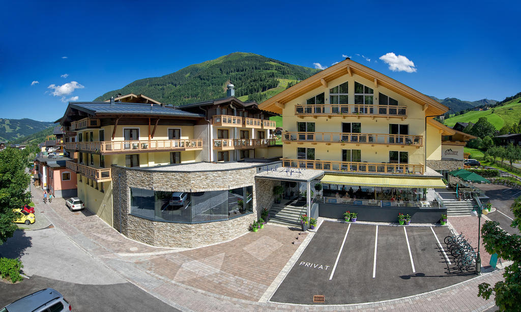 Hotel Alpina Saalbach-Hinterglemm Eksteriør billede